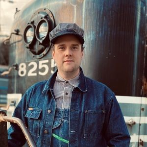 Meet your Posher, Dustin